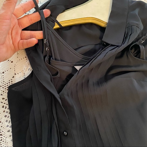 Black sleeveless elegant dress. - Picture 10 of 17